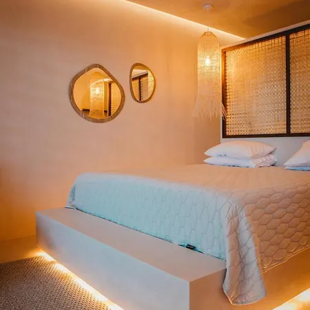 Q Coconuts Seaside *