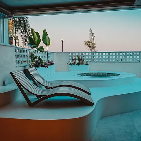 Q Coconuts Seaside Apartmán
