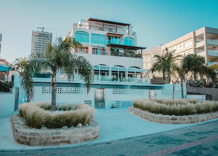 Q Coconuts Seaside Lemesos